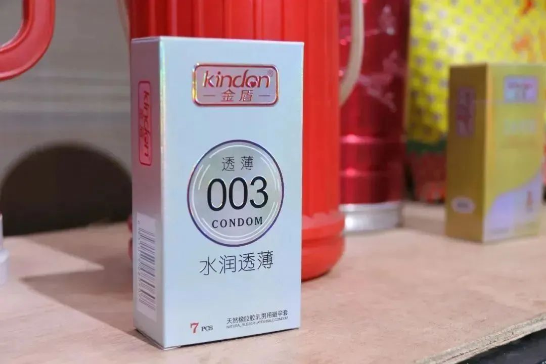 世界艾滋病日康祥避孕套為愛而生，讓艾遠(yuǎn)離6.jpg