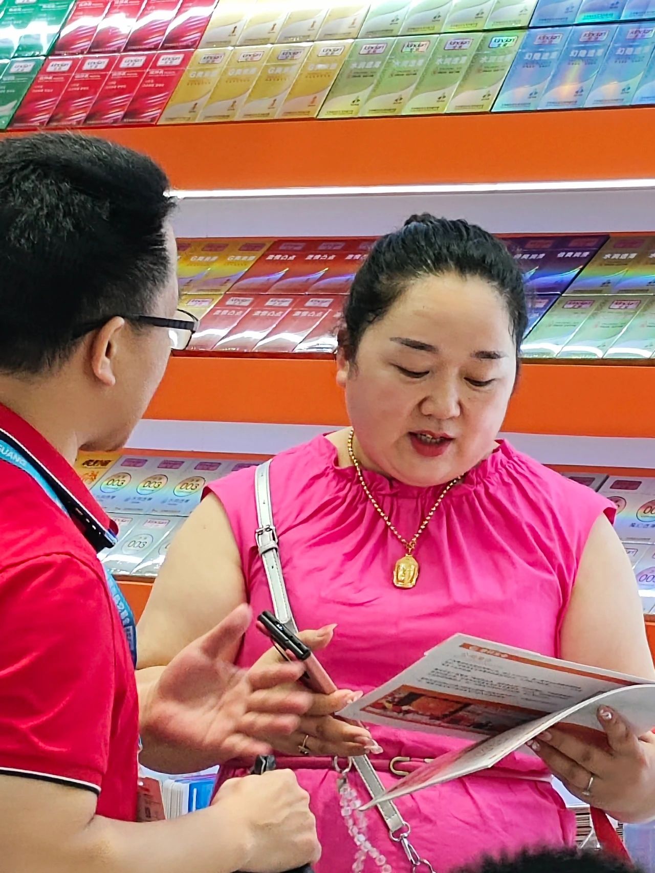 康祥計(jì)生用品亮相上海百貨會(huì)10.jpg